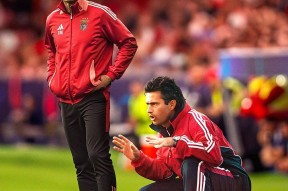 爱游戏-欧冠窗口期再迎强敌，本菲卡造点机会，主帅态度：管理层满意，身体对抗强度拉满的简单介绍