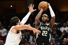 爱游戏-包含密尔沃基雄鹿发布备战花絮；关键时刻篮板制胜；CBA常规赛任务艰巨；训练强度明显提升的词条